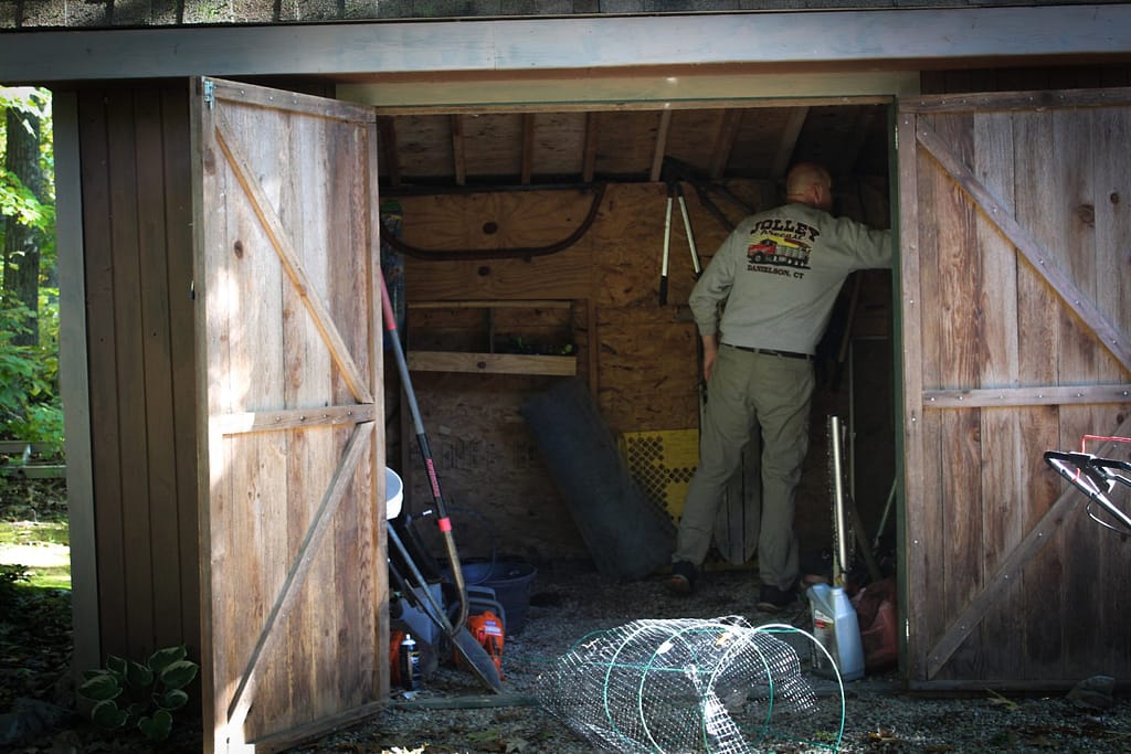 garden prep for winter - cleaning the garden shed